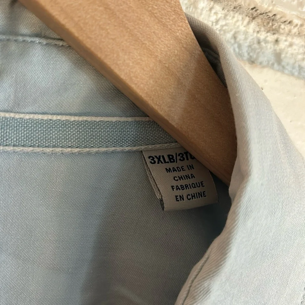 Tommy Bahama baby blue mens button up